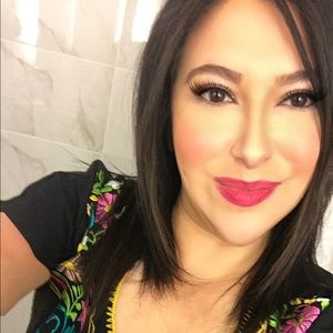 Meet your Posher, Melissa